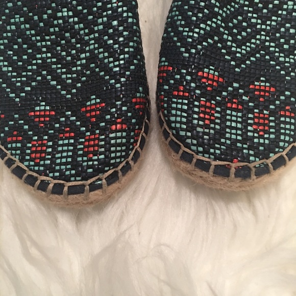 DV by Dolce Vita  Woven Navy Aztec Espadrilles 6 - Picture 5 of 8
